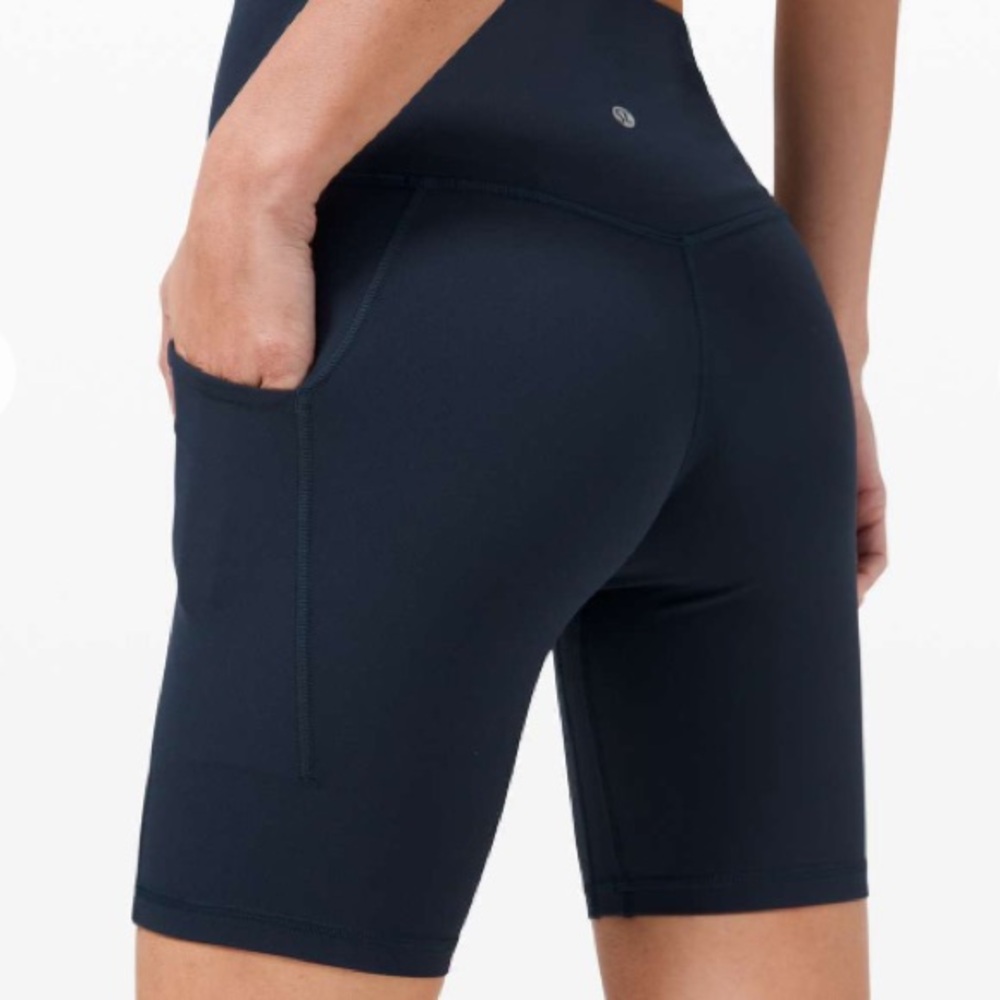 Lululemon Align high rise shorts pockets